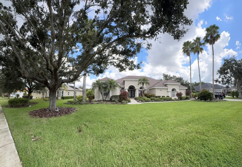 10084 Cherry Hills Ave Cir