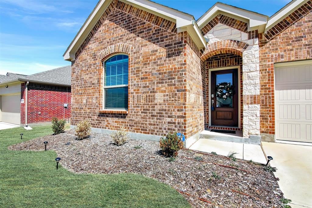 409 Hackberry Street