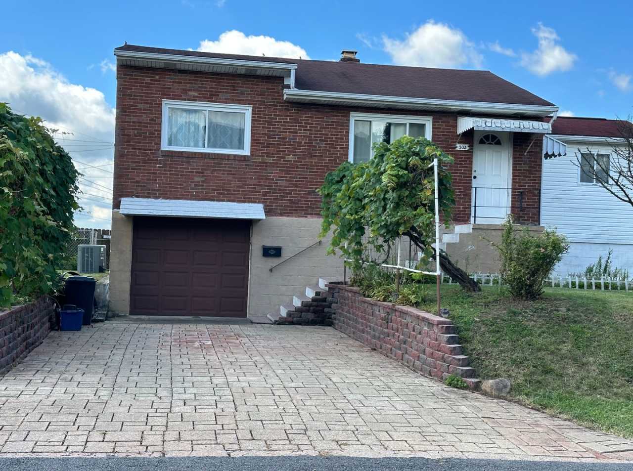 Spacious 2 Bedroom 1 bath Home