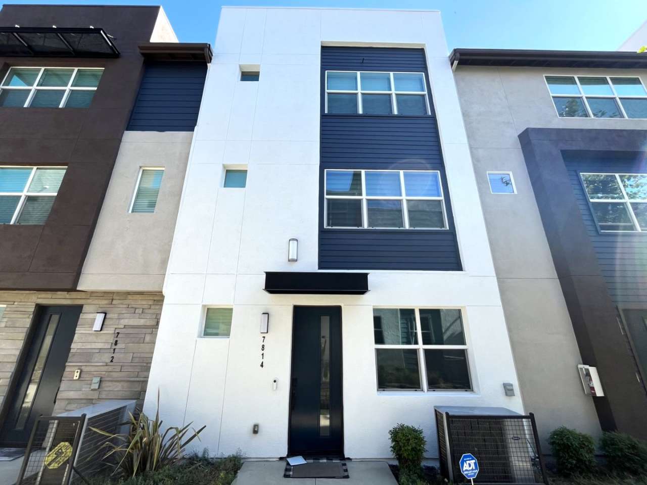 3 bed, 4 bath located in Rancho Cucamonga!