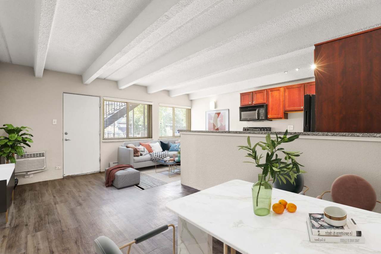 1140-60 S. Bellaire.