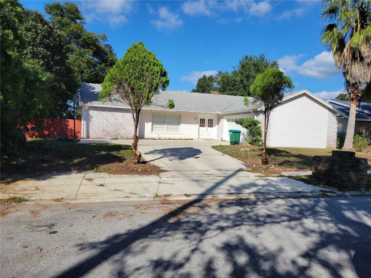 2131 ORANGEPOINTE AVENUE