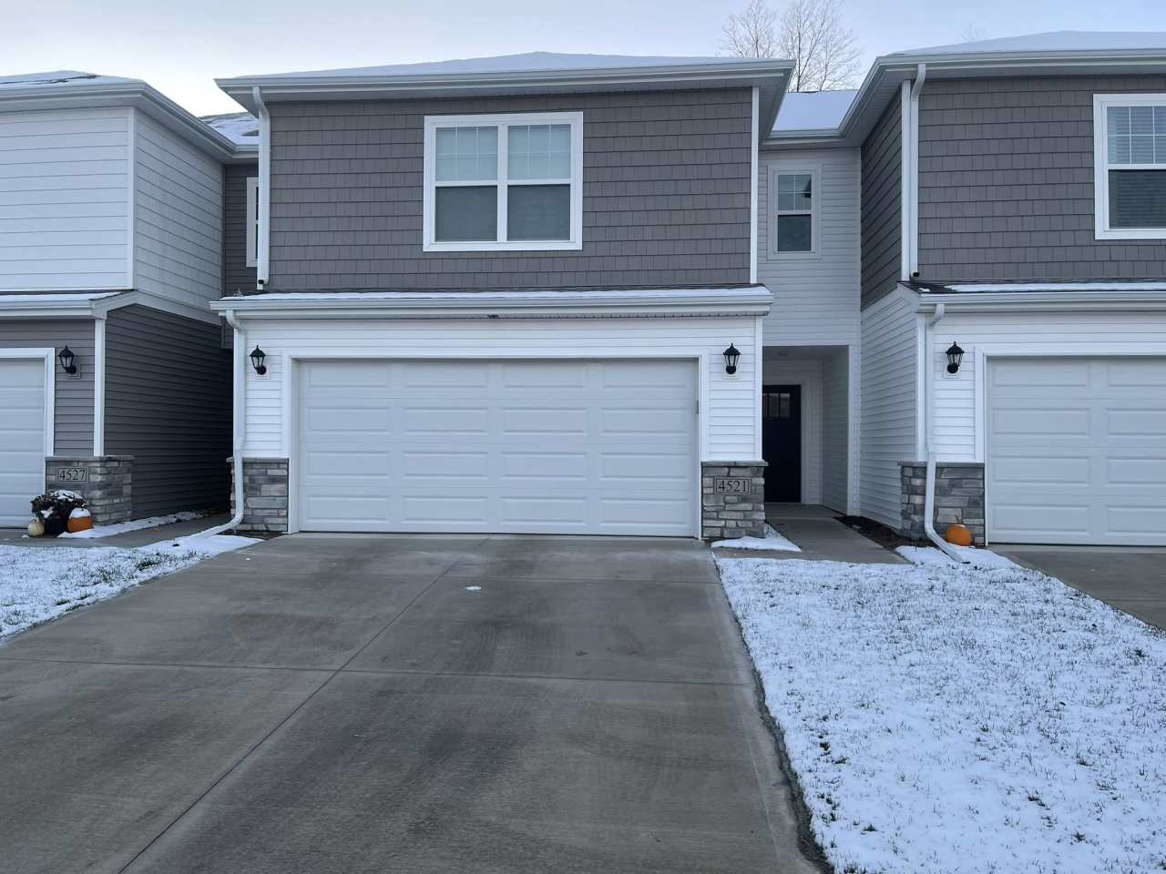 4521 Southeast Ember Lane - 1