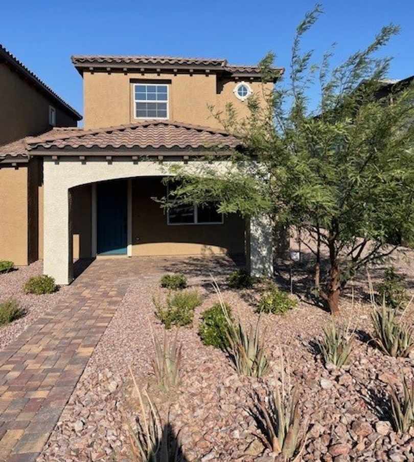 808 Royal Beekman St ! 3 Bed / 2 1/2 Bath !