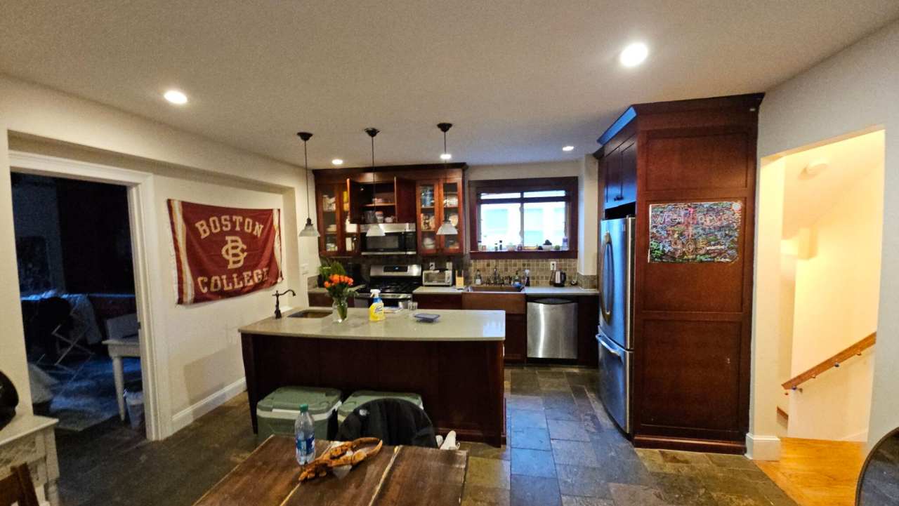 BC Rental, Move in by Aug 24th! Luxury Apt w. Laundry in unit!