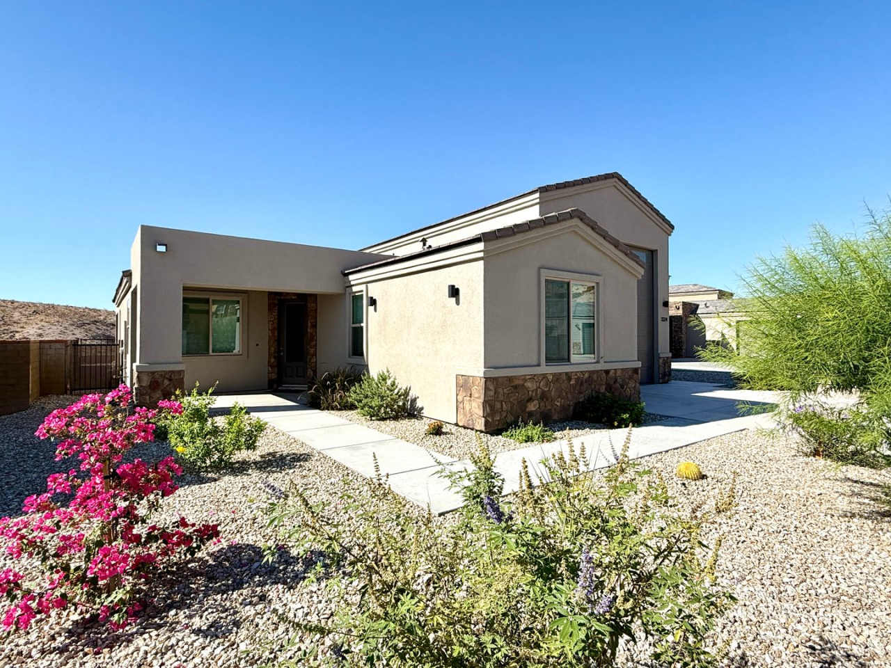 Beautiful Furnished 2 Bedroom Home in the Laughlin Ranch Community!