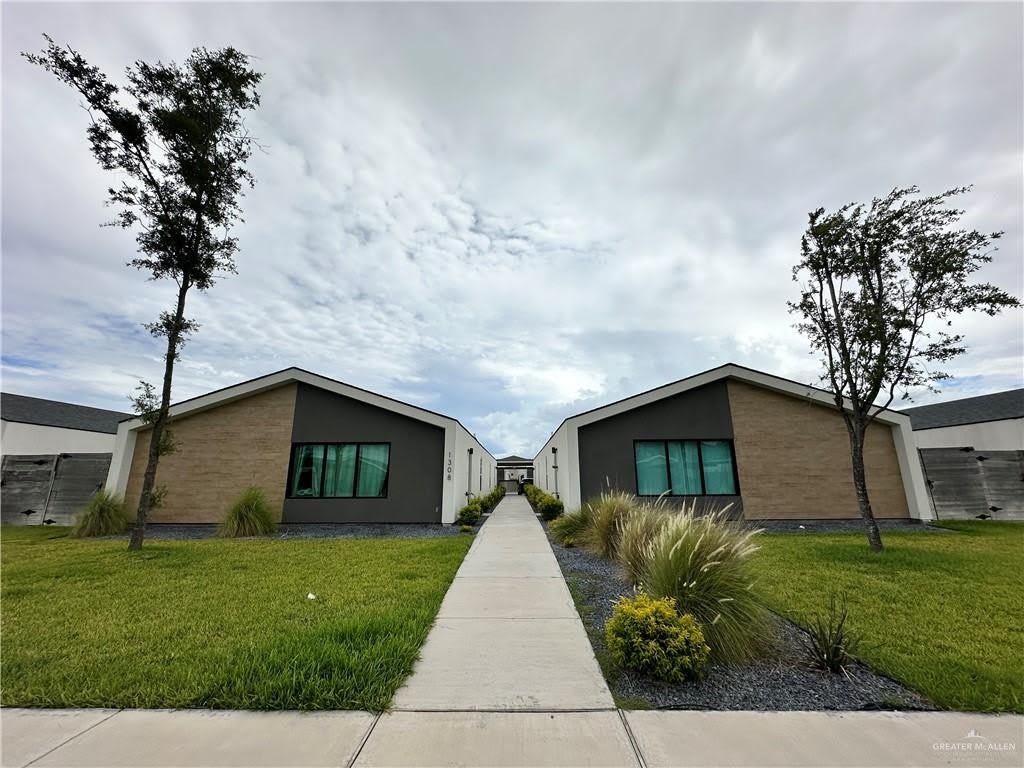 1308 E Iris Ave Unit 2