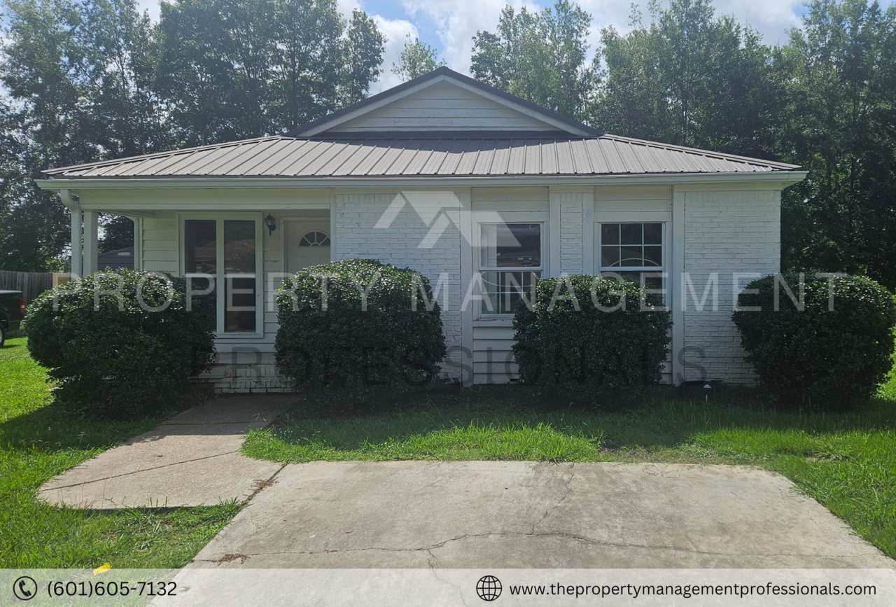 Cute and convenient on Cedarbrook