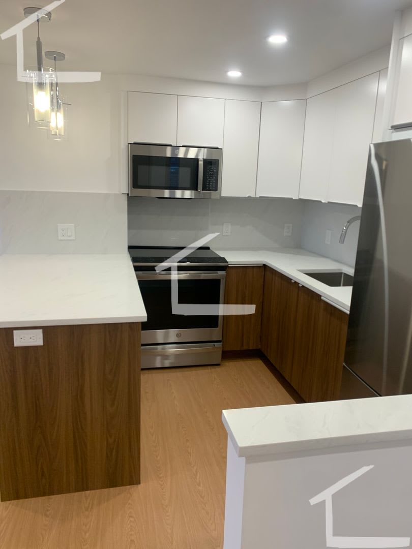 Great 3 bedroom right on the Green Line!