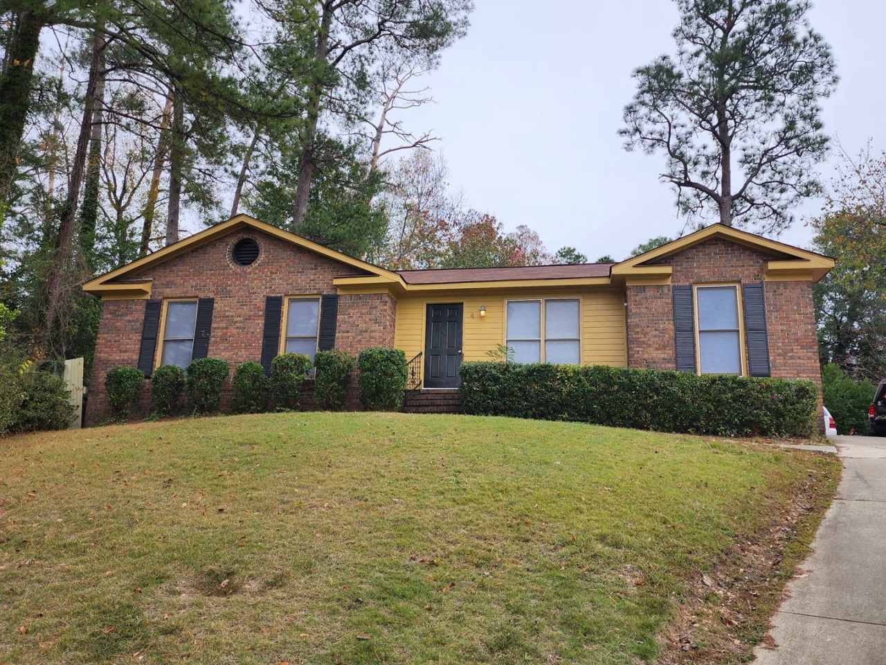 Close to Ft. Benning Main Entrance