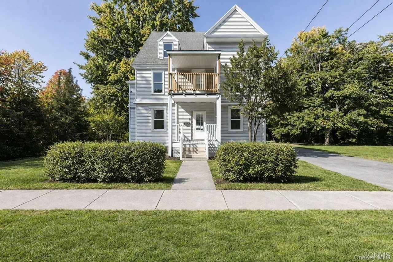 326 Holland Street unit: 1