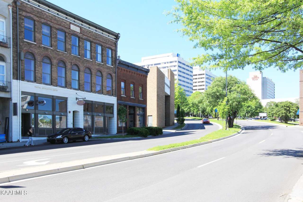 106 W Summit Hill Dr Apt 302