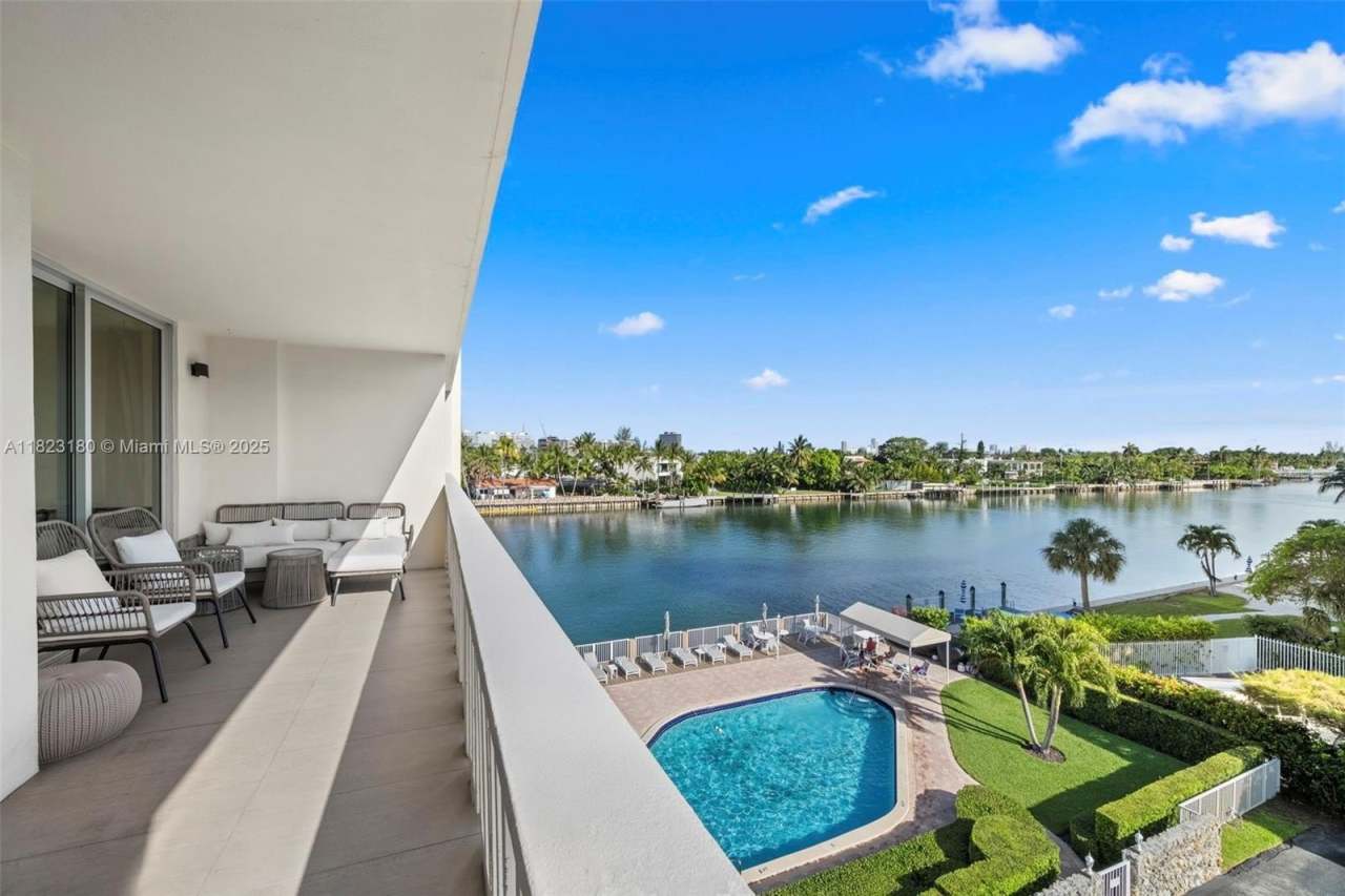 9111 E Bay Harbor Dr