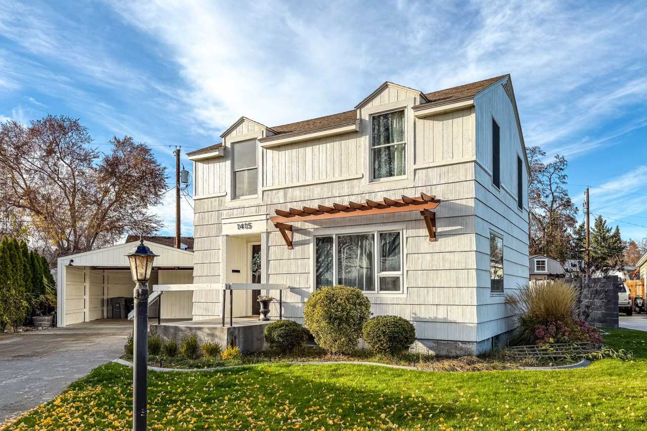 Riverfront 3-Bedroom Historical Richland Home