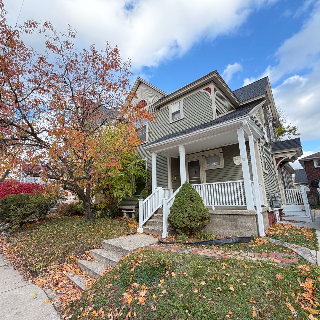 Spacious 4 Bedroom in Heritage Hill!