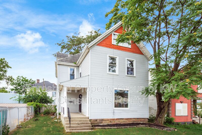 865 Old Leonard Avenue