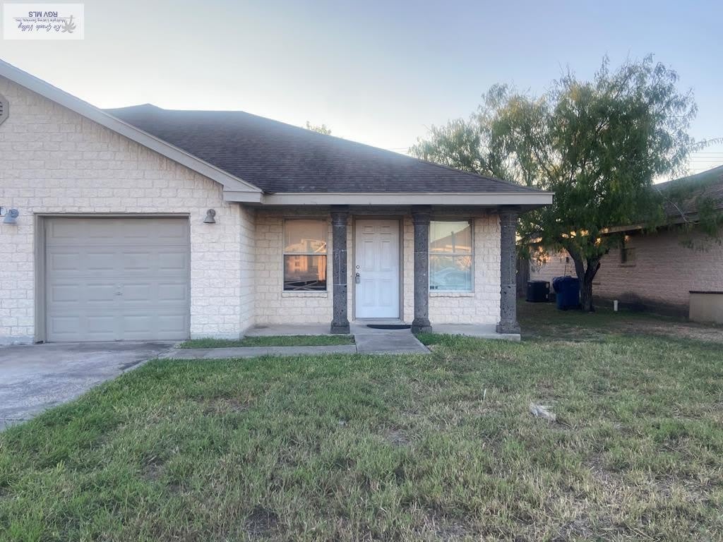 6661 GARDEN WOODS AVE.