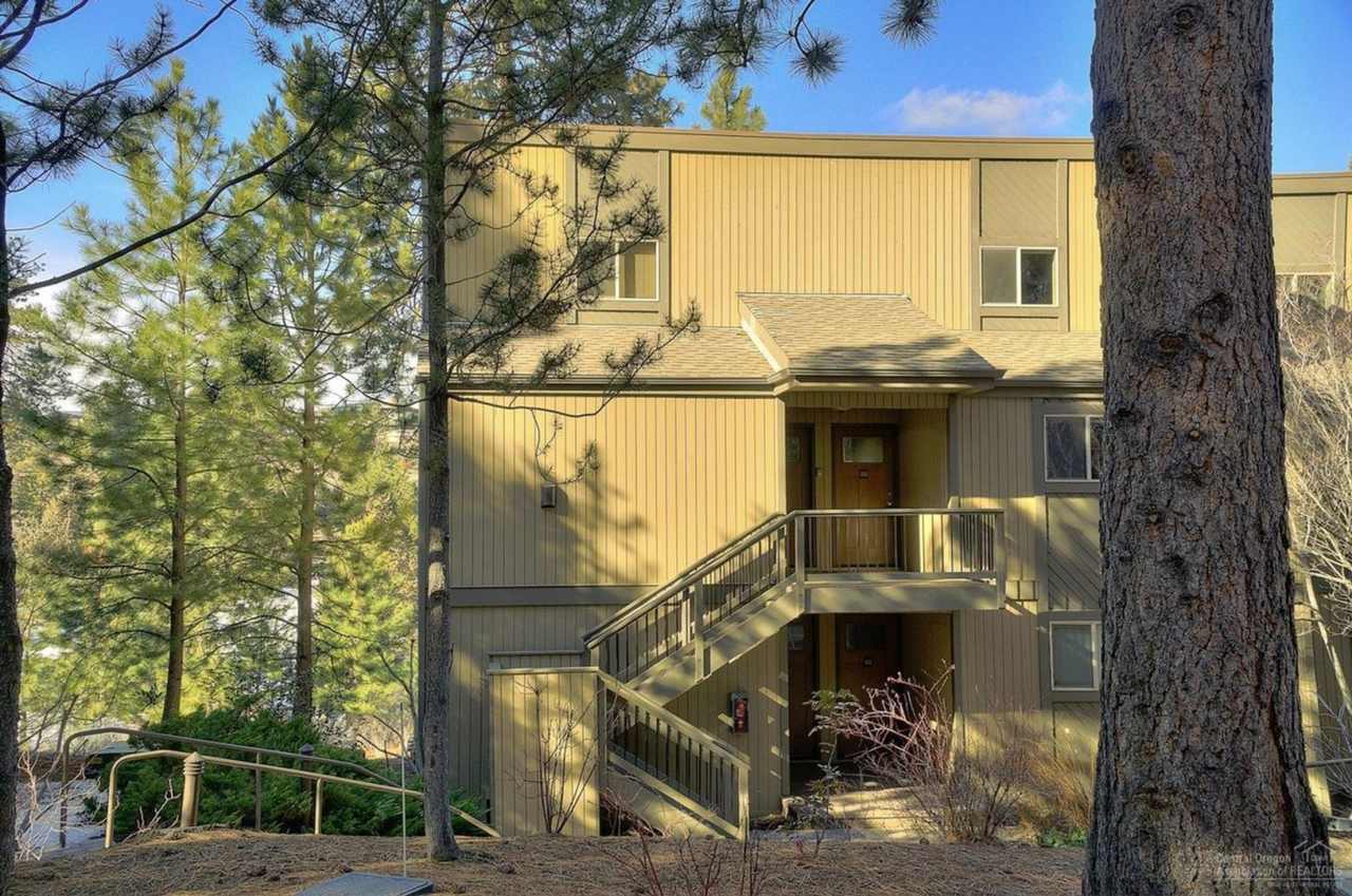 SWEET 2 BEDROOM, 1 BATH MT BACHELOR VILLAGE CONDO FOR RENT - AVAILABLE NOW!