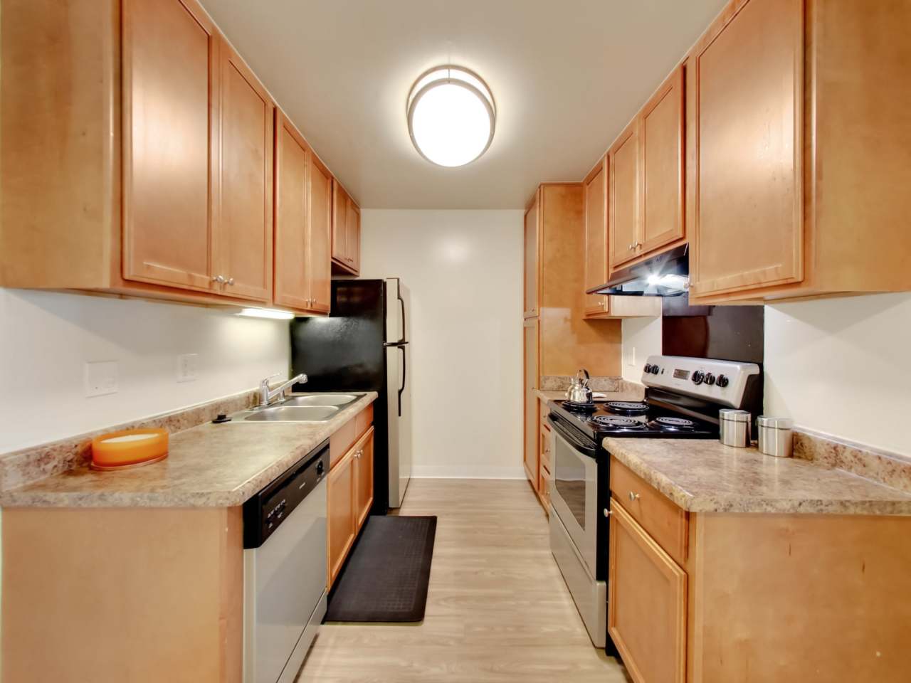 Lakeside Village (CA)