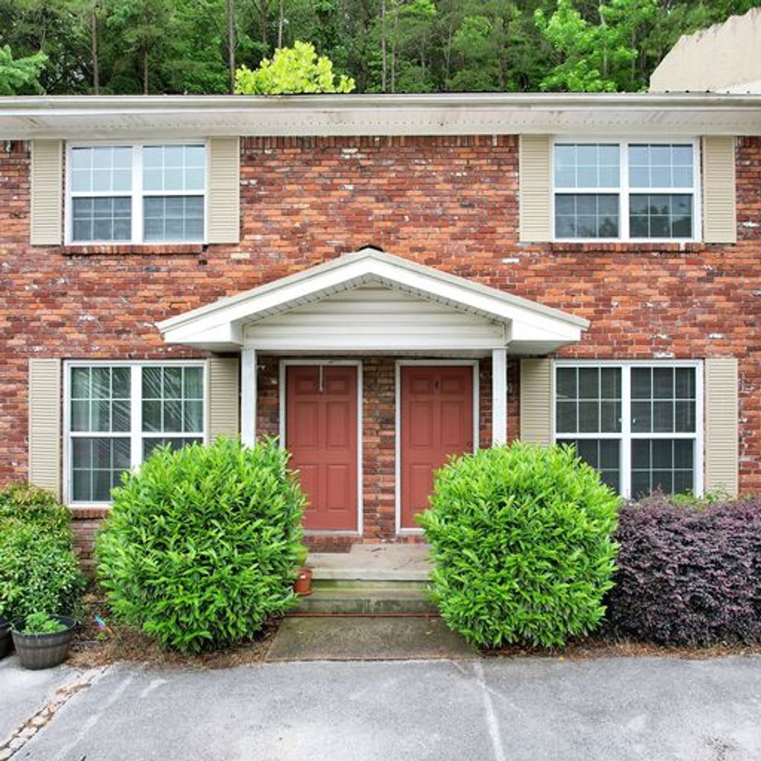 2 Bedroom 1.5 Bath Townhouse