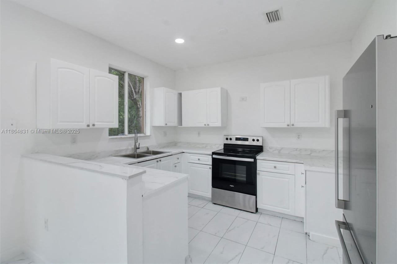 1543 Southeast 24th Court