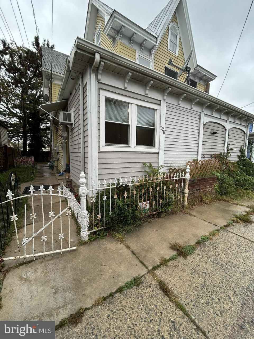 228 N 2ND Street unit: 1