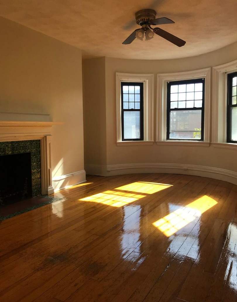 Newbury St 2bed / 1bath available 9/1/2026 - $3995