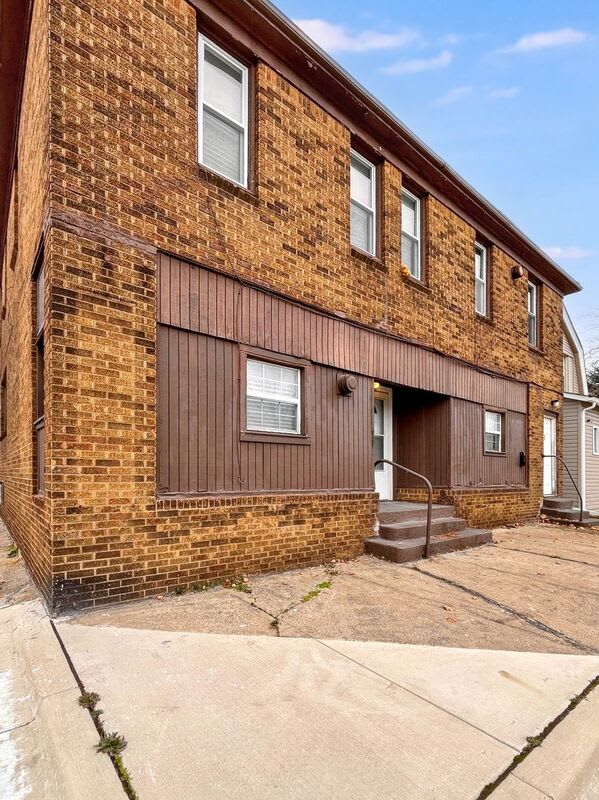 116 E Great Lakes St