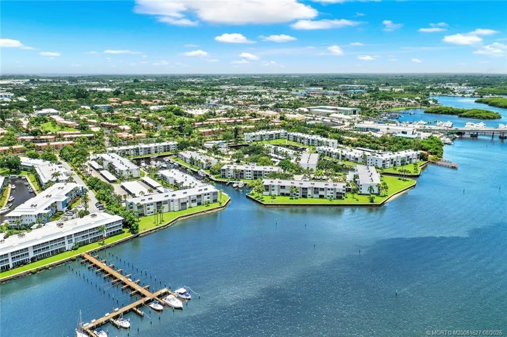 1950 SW Palm City Road unit: 14-101