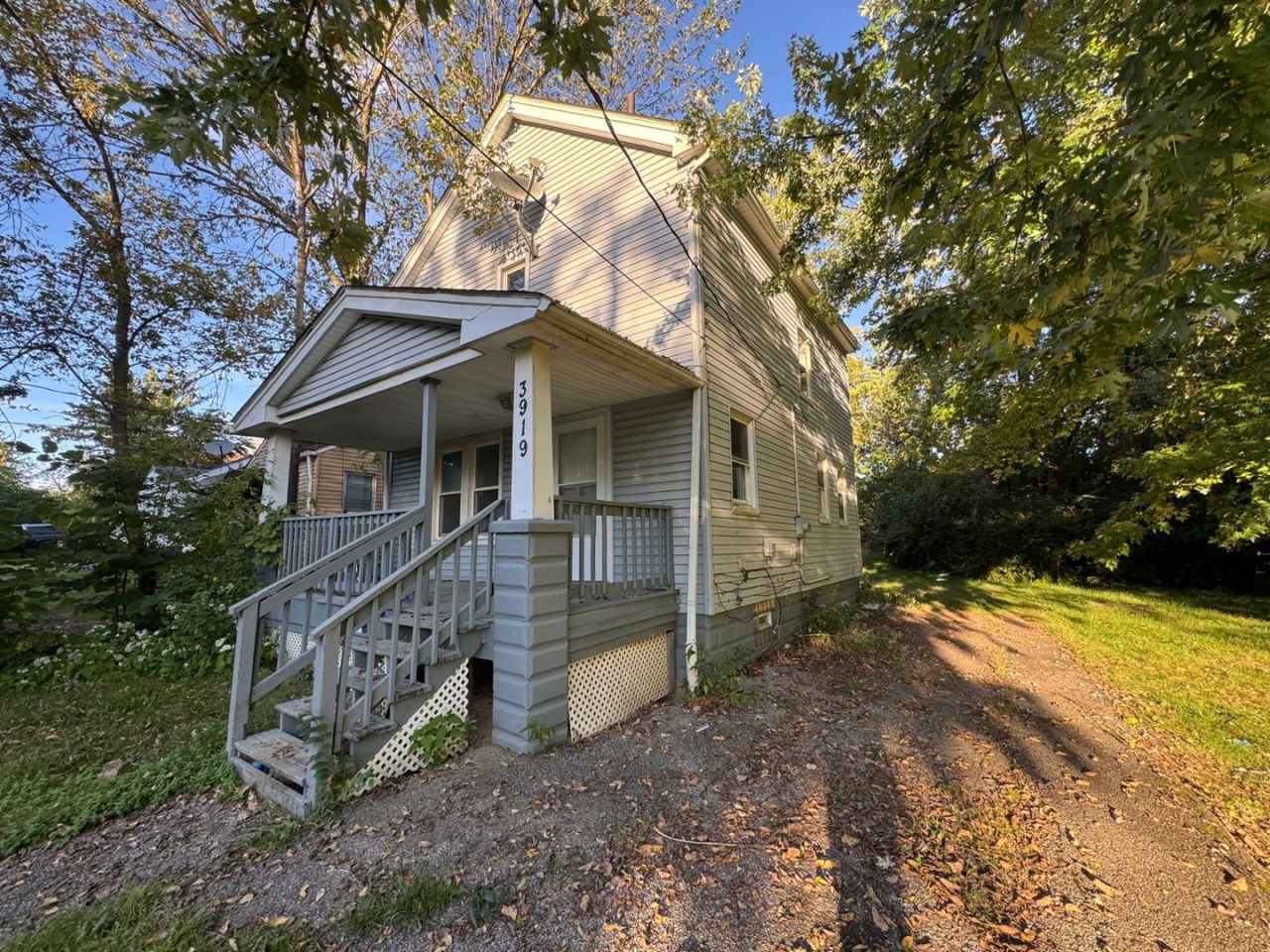 Charming 3-Bedroom Single Family Home Now Available for Rent