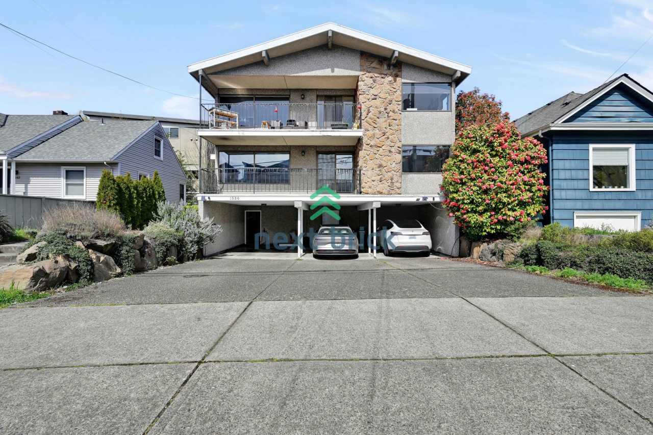 3 BED  2 BATH CONDO FOR RENT