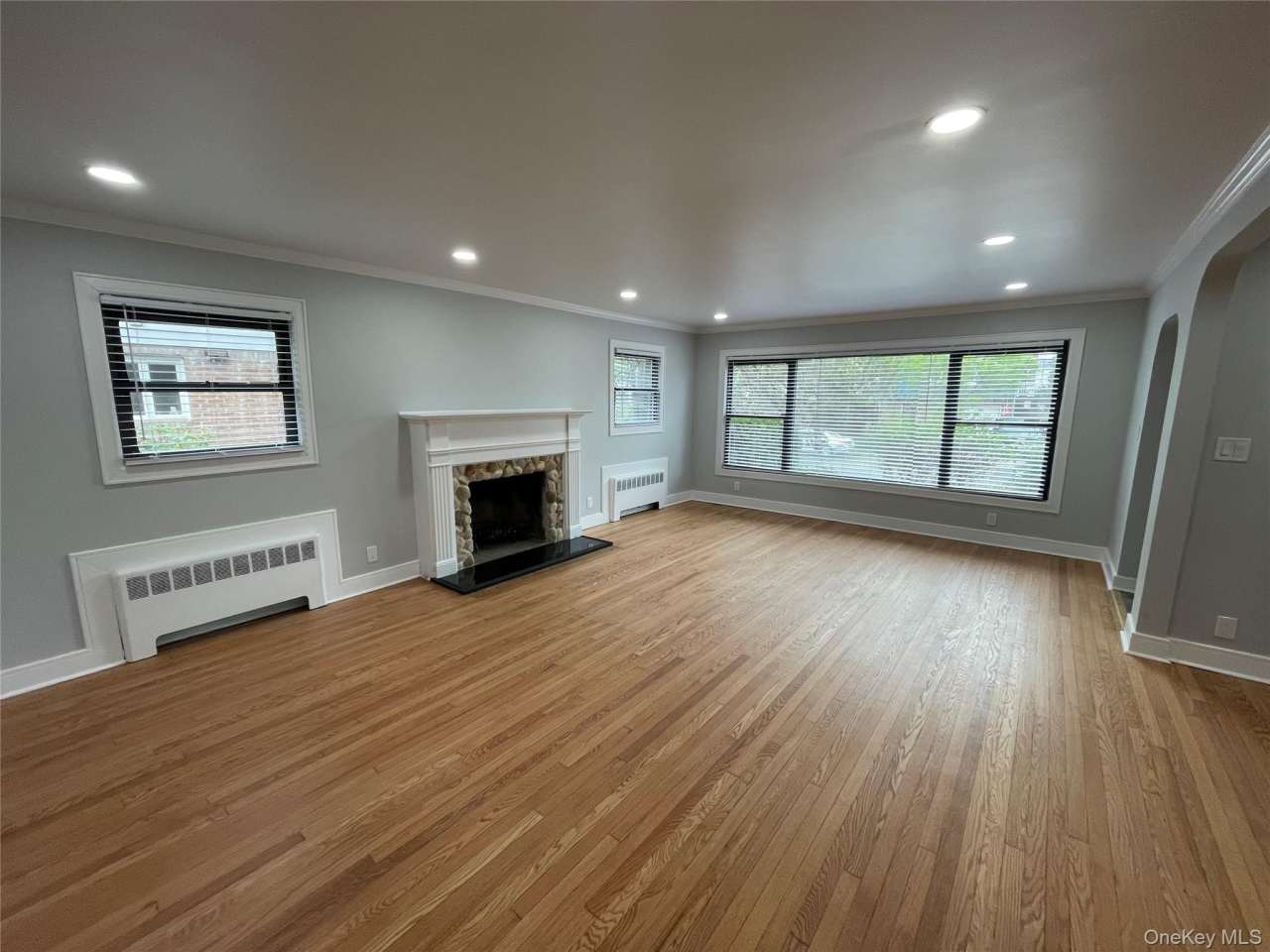 411 E Walnut Street unit: Lower
