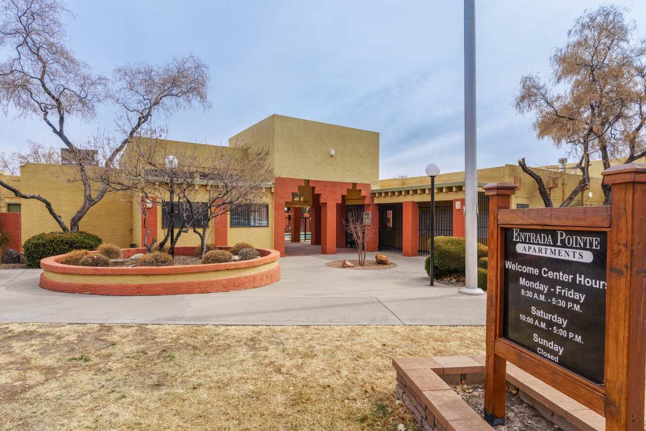 Entrada Pointe Apartments