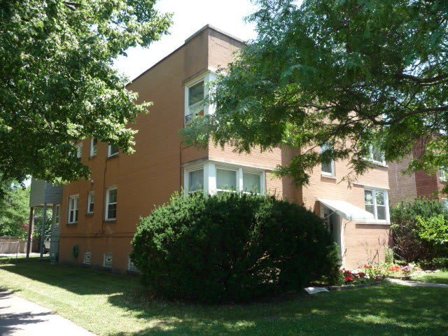 6557 N California Avenue