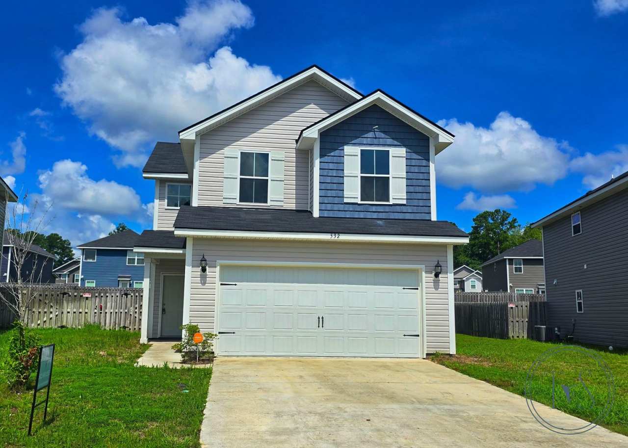 FALL MOVE-IN SPECIAL: $1000 OFF 1st MONTH'S RENT!**