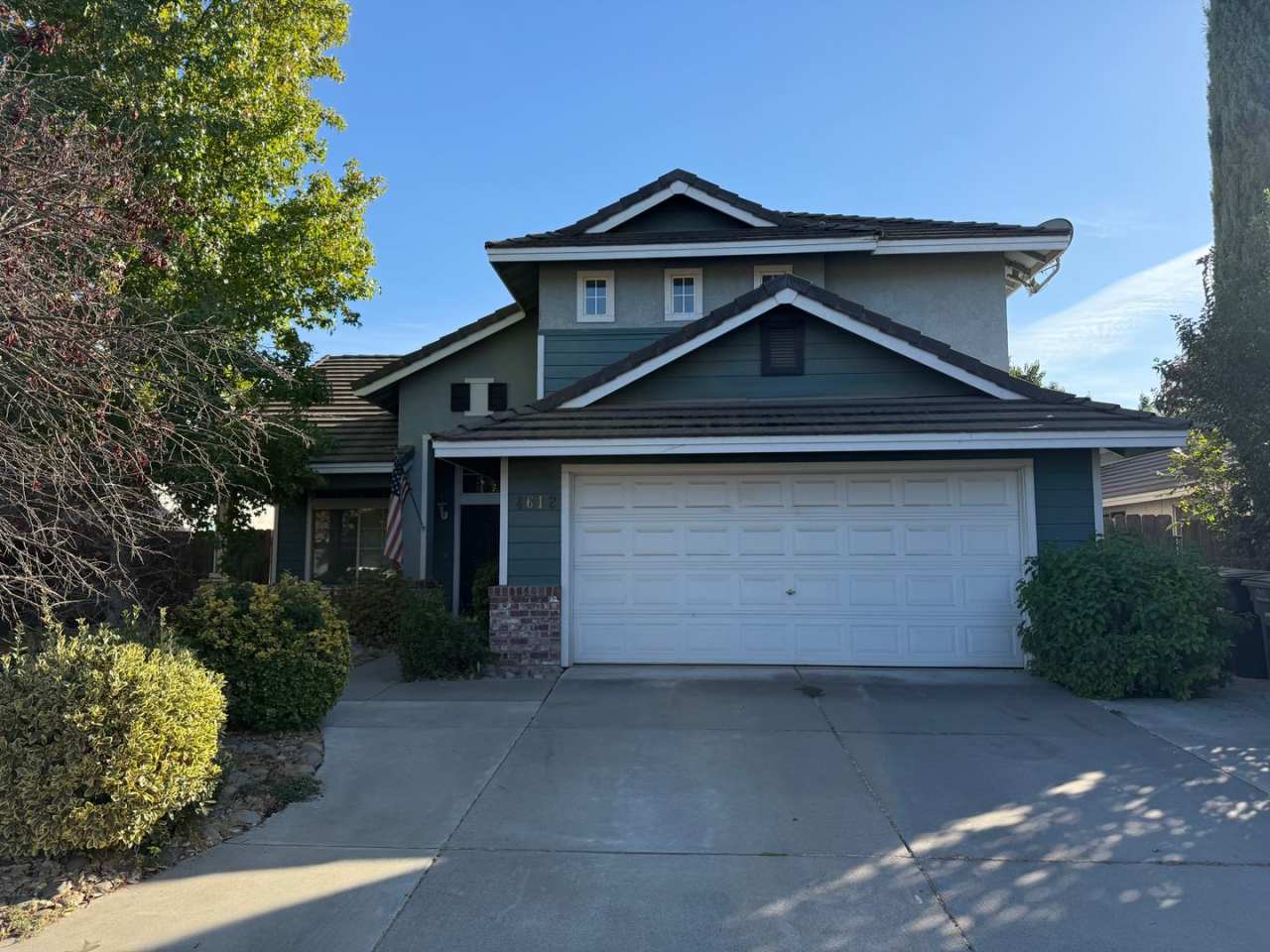 Ideal Salida Neighborhood! Upgraded laminate flooring throughout the first floor of the home. First floor has a guest bedroom and full guest bathroom with tile floors and a stall shower.!