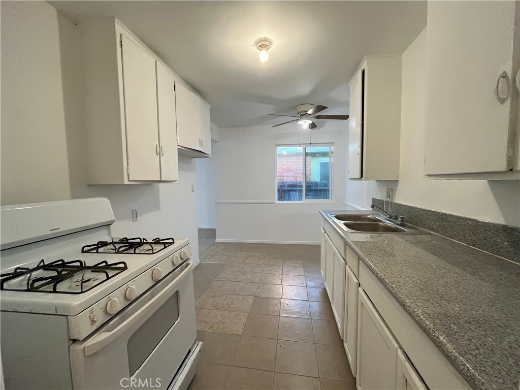 4223 W Broadway