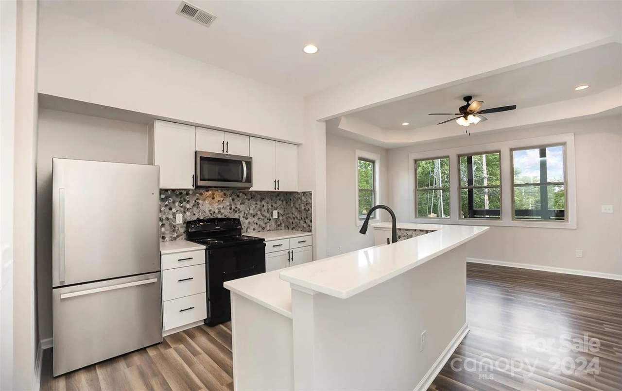 Room in 3 Bedroom Home at W Jefferson Ave