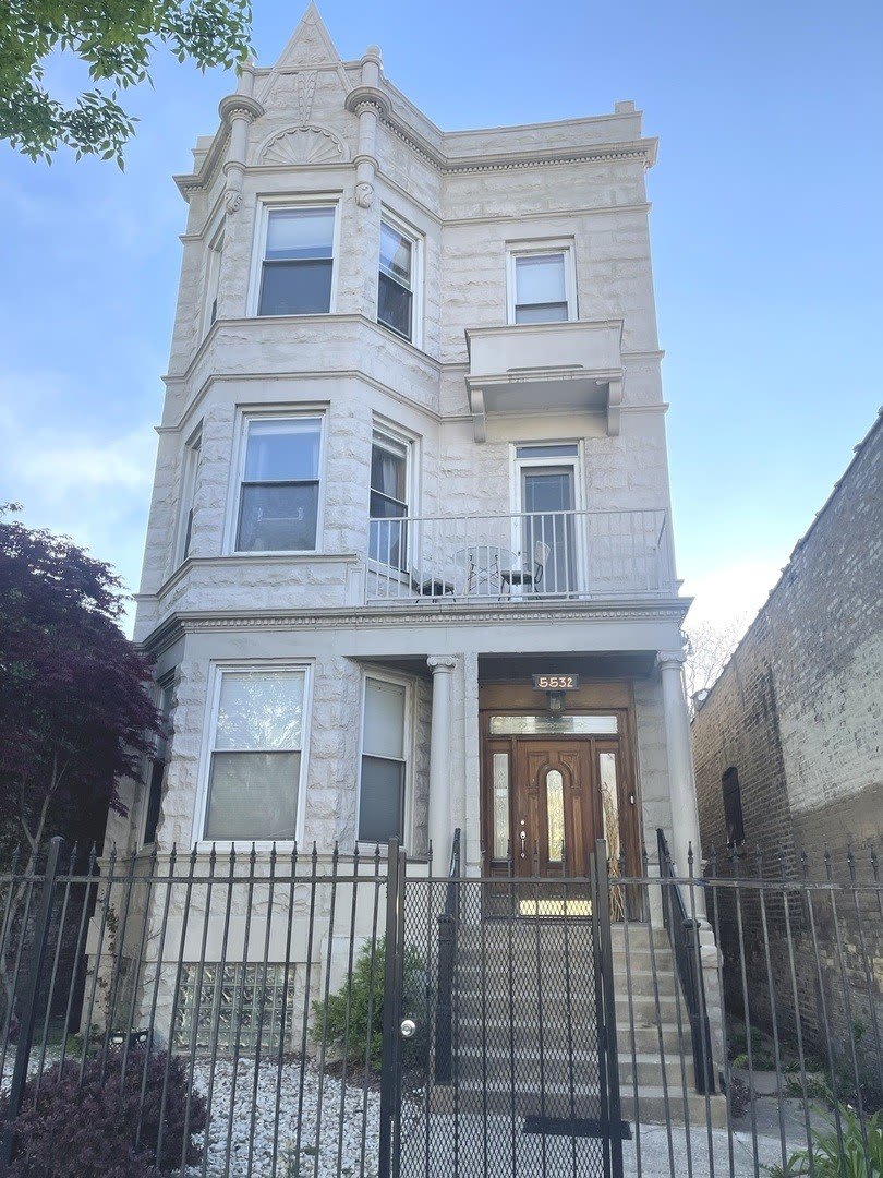 5532 N Broadway Street