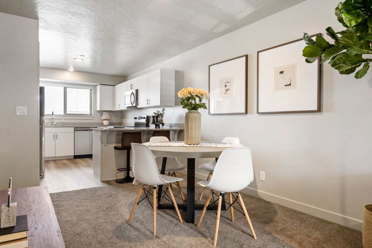 2 Bed 1 Bath in Hurricane!!