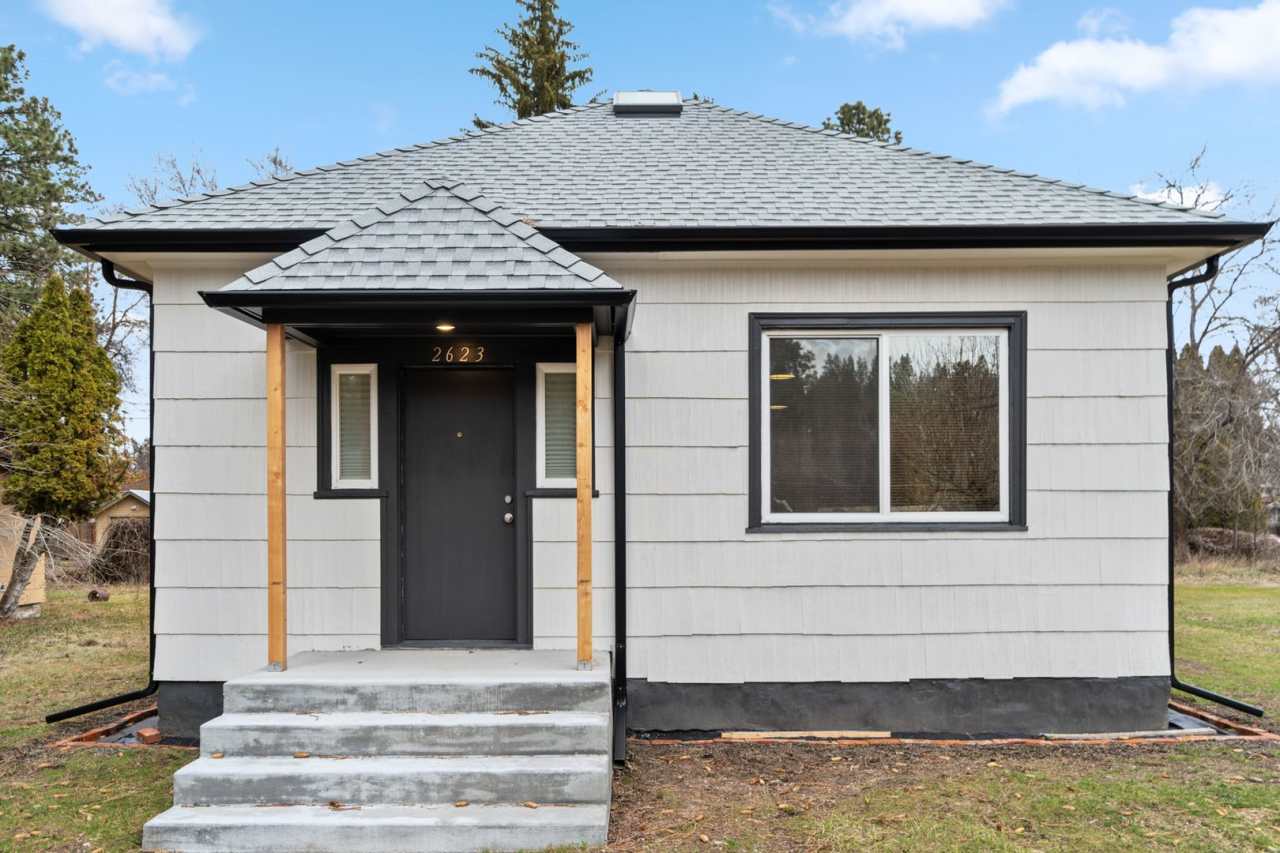 Beautifully Remodeled 3 Bed 1 Bath Single Family Home!