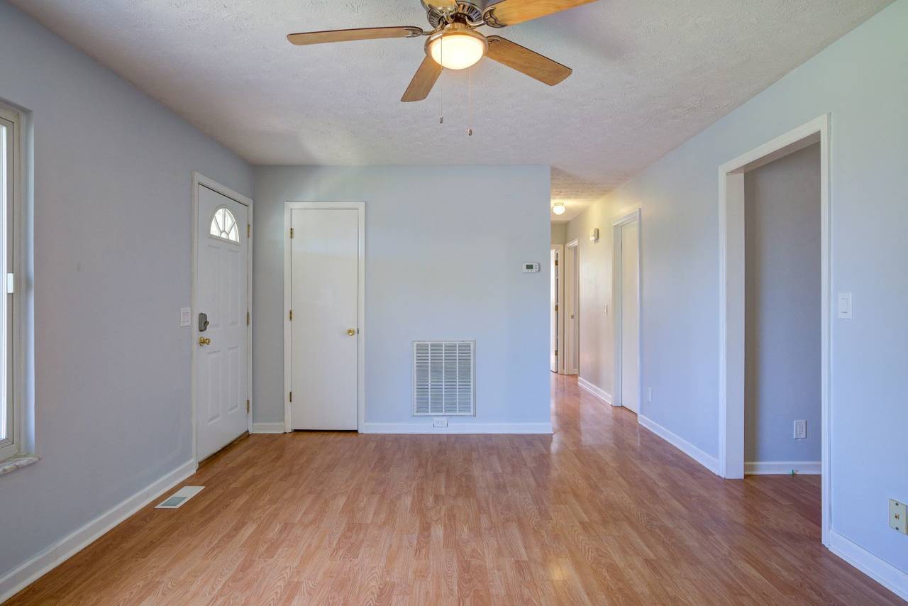 Very nice 4 bed 3 and a half bath home close to Boone Lake