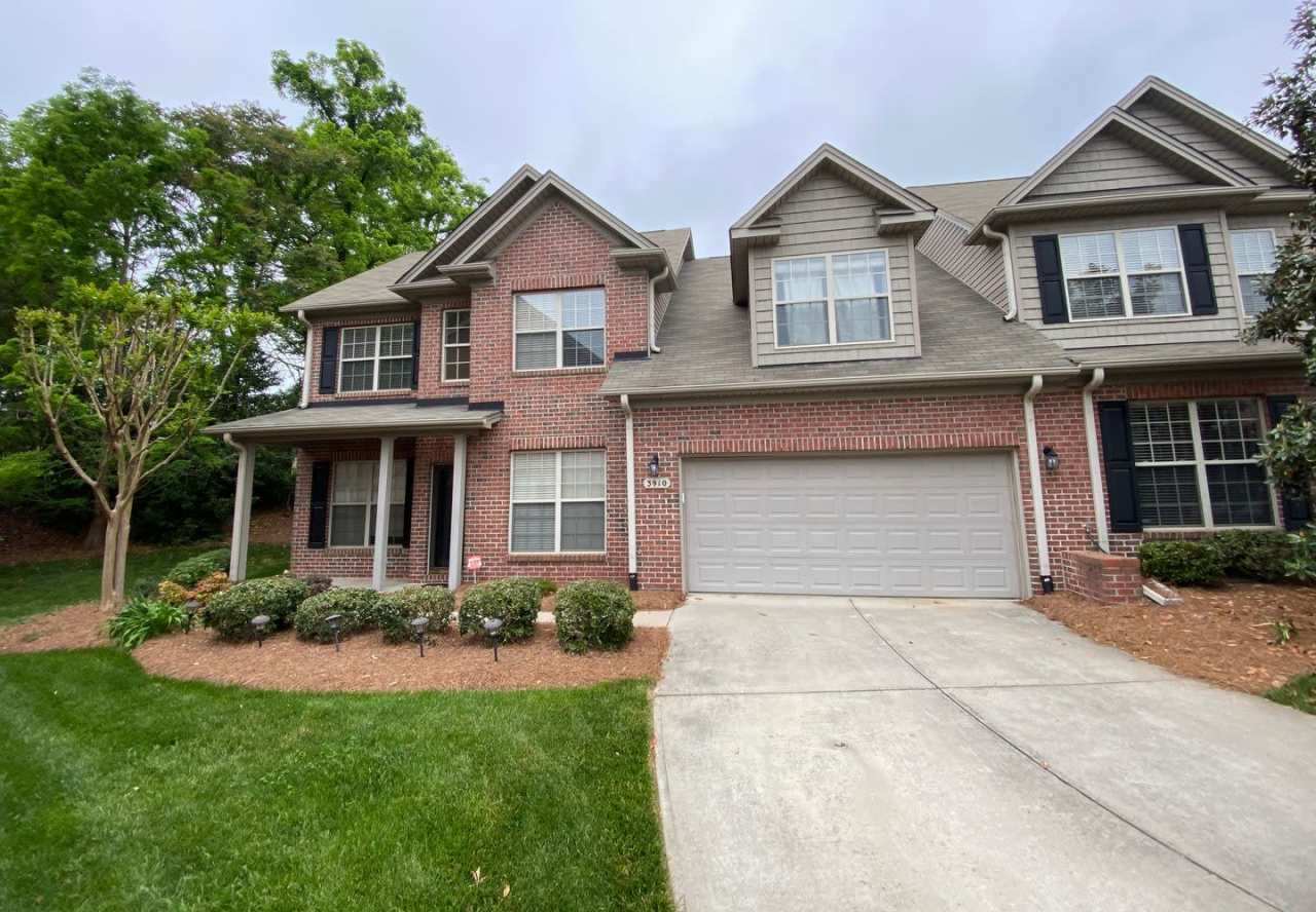 Townhome in a great location!