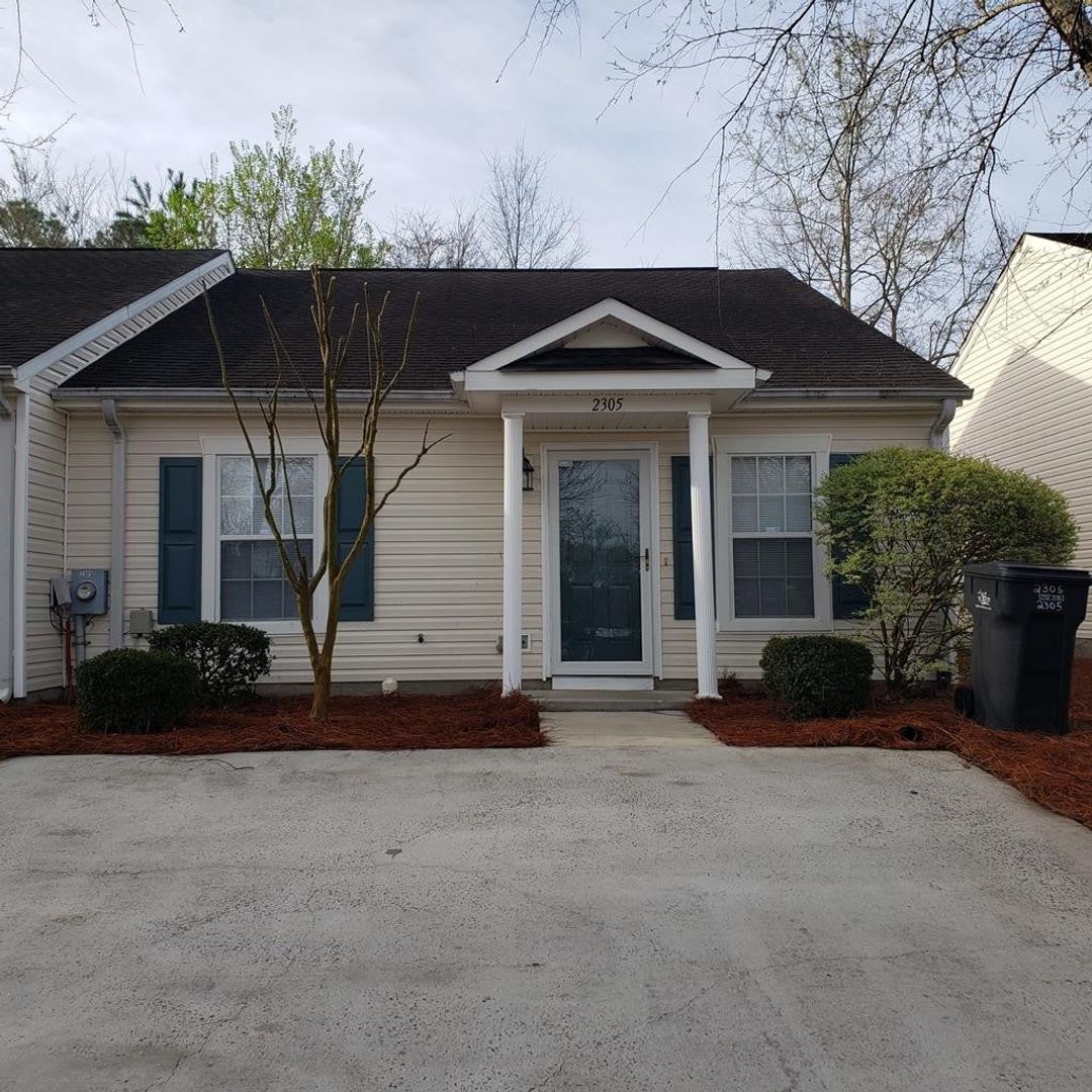 2 Bedroom 2 Bath Townhouse