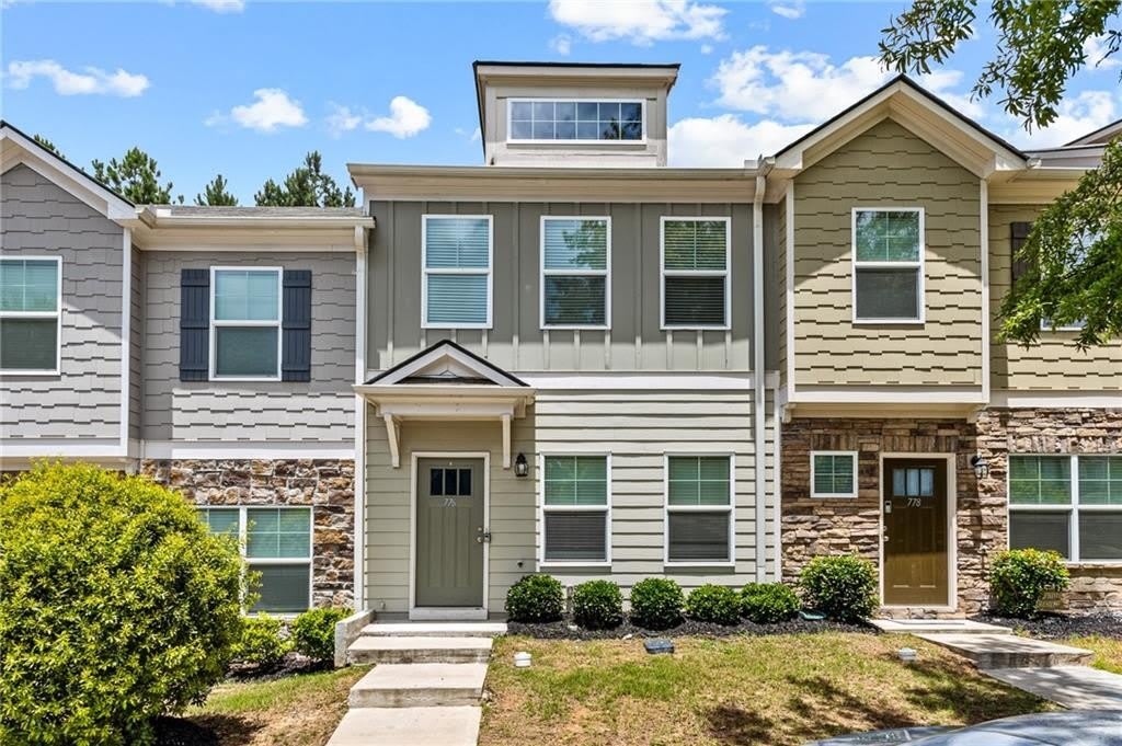 776 Crestwell Circle SW