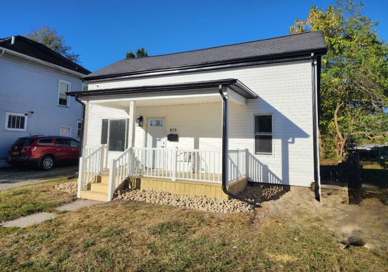 3BR/1BA – $1,195 – 613 N West St