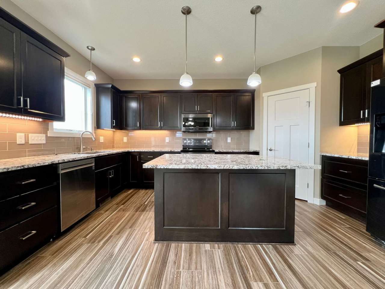 Beautiful 5-bed, 3.5-bath Single Family Home!