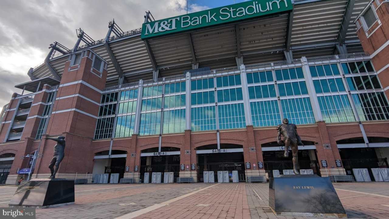 124 W HAMBURG Street