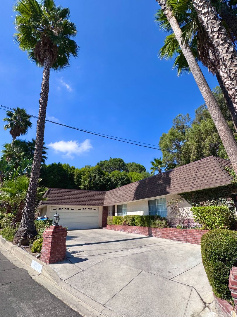 Beautifully remodeled 4 bedroom house in prime Woodland Hills Neighborhood