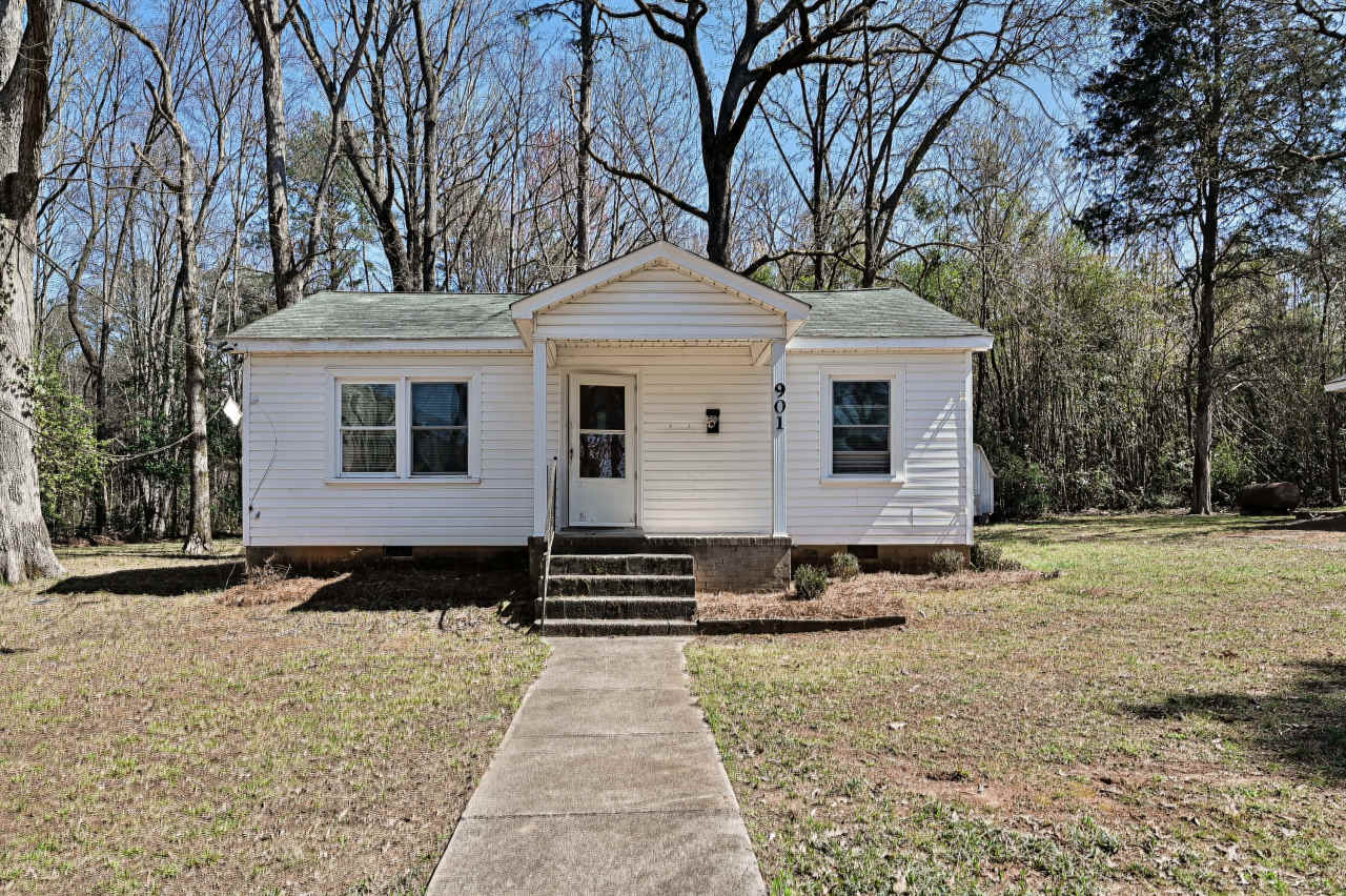 901 Sweetbriar Street